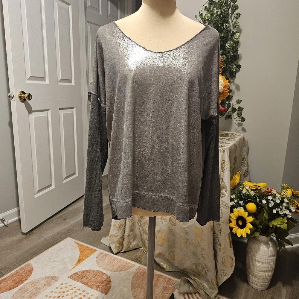 Tempo Paris Oversized Shimmering Grey Women's Top Sz M/L - Picture 3 of 13